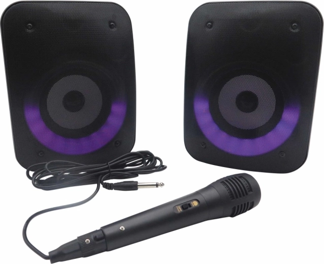Prêt pour le karaoké avec microphone