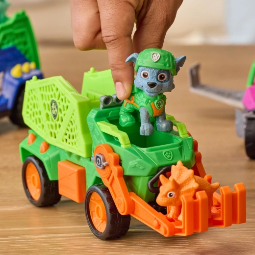 Figurine de Rocky et dinosaure inclus