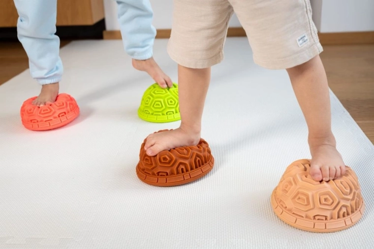 Entraînement ludique de l’équilibre pour enfants et adultes