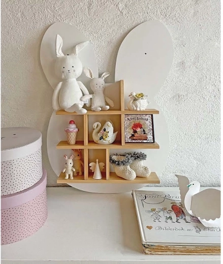 Étagère en bois pour chambre d’enfant