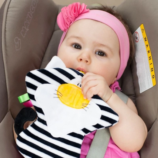 Accrochage pratique à la poussette et au siège auto