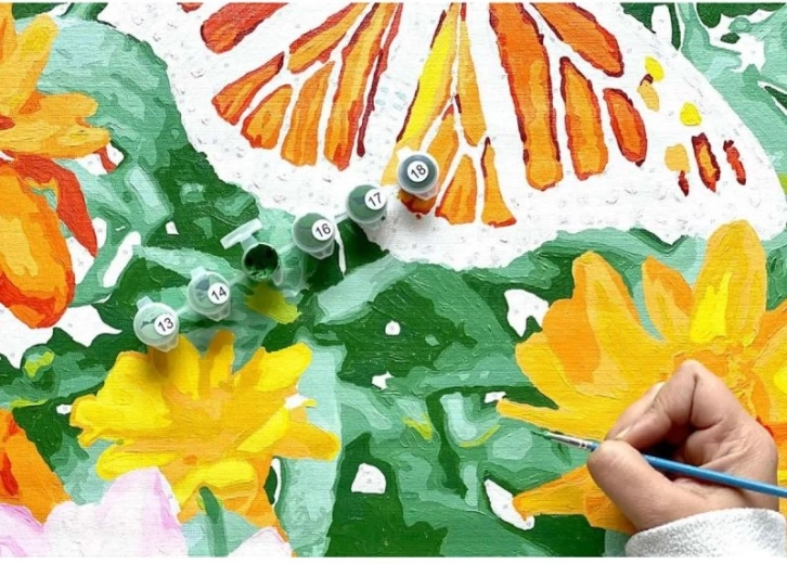 Peintures acryliques dans des godets numérotés