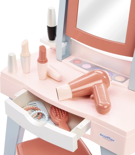 Miroir et tiroir pratique