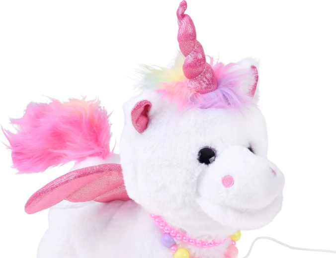 Peluche douce et détails magiques