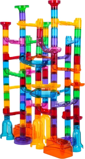 Structure stable et pièces multicolores