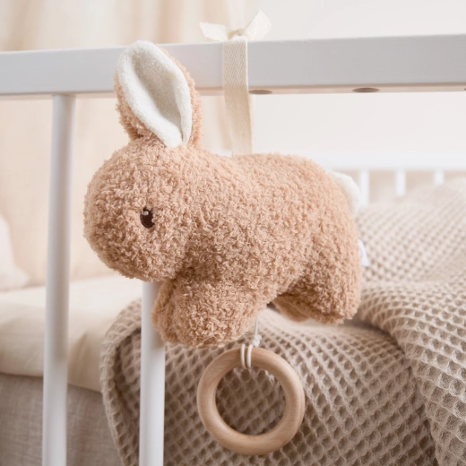 Fixation facile sur lit, poussette et siège auto