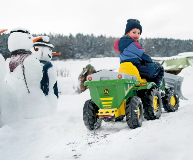 Attelage derrière un tracteur pour enfants