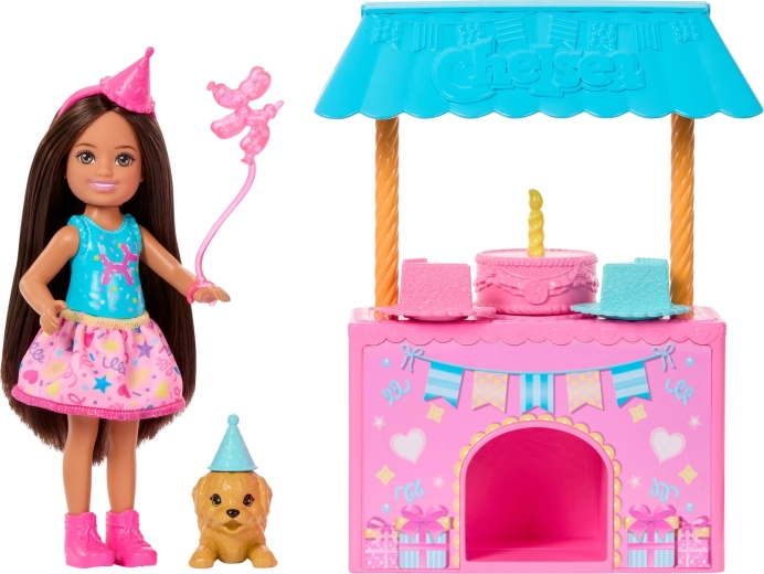 Chelsea, petit chien et accessoires de fête