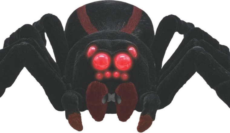 Aspect réaliste et yeux lumineux