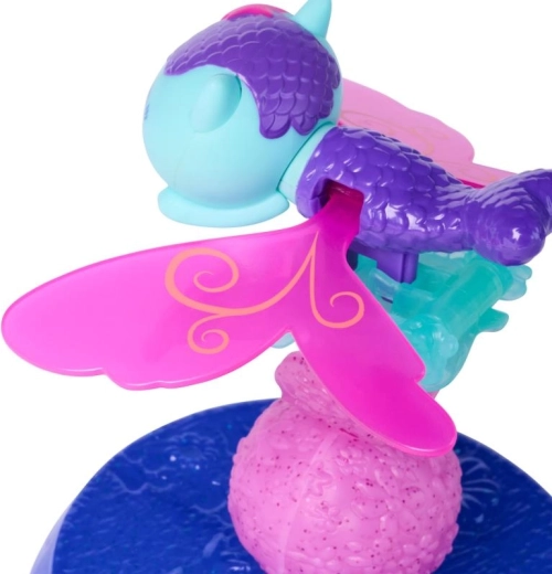 Ailes frémissantes au doigt et sur le support