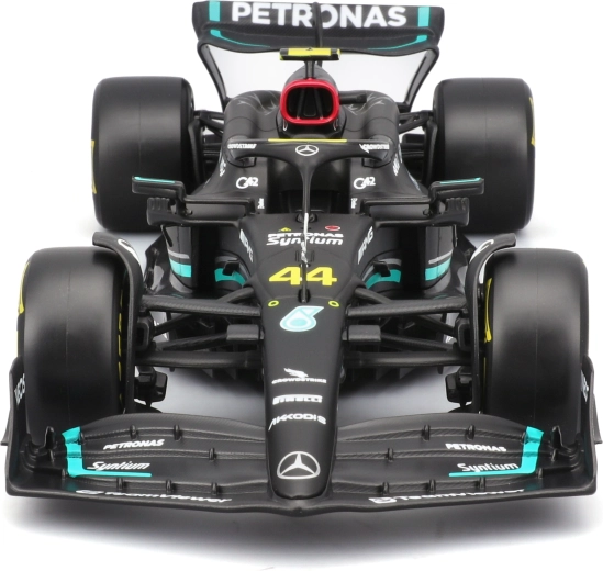 réplique fidèle de la w14 e avec le numéro de départ 44