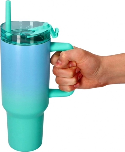 Couvercle avec paille et anse confortable