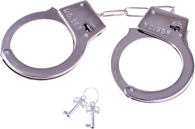 2 clés dans l’emballage et liaison par chaîne