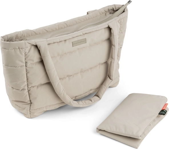 Matelas à langer pliable inclus