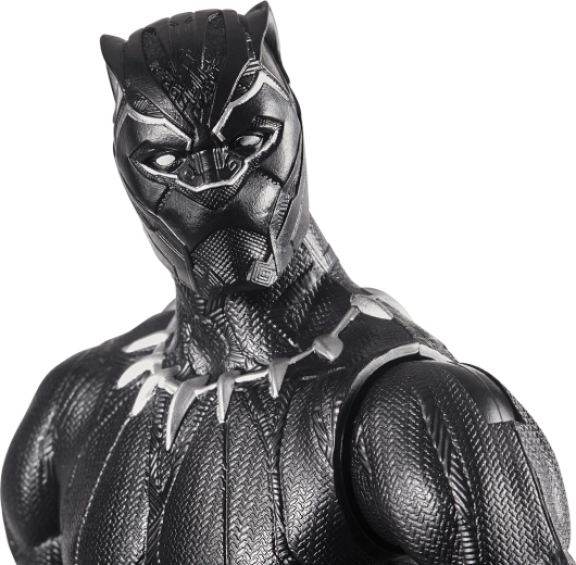 Détails soignés du costume de Black Panther