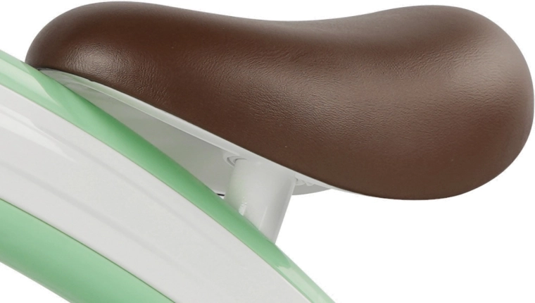 Confort de conduite : selle souple et poignées antidérapantes