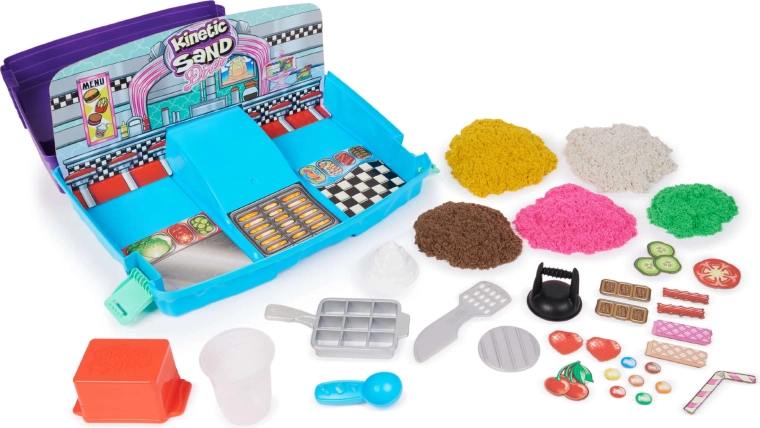 De nombreux outils et moules pour des « plats » réalistes