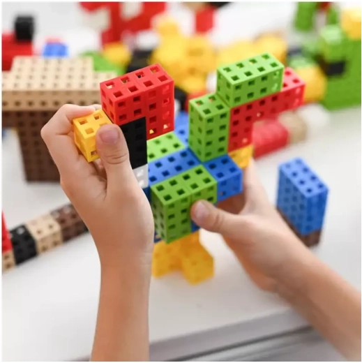 Apprendre en jouant : couleurs, tri et comptage