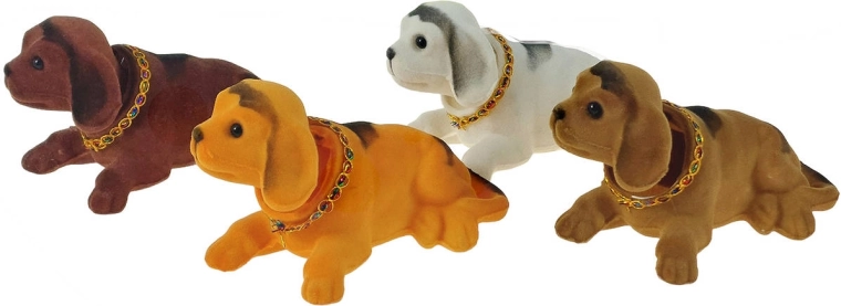 Surface veloutée (type peluche/"fleece") et collier décoratif