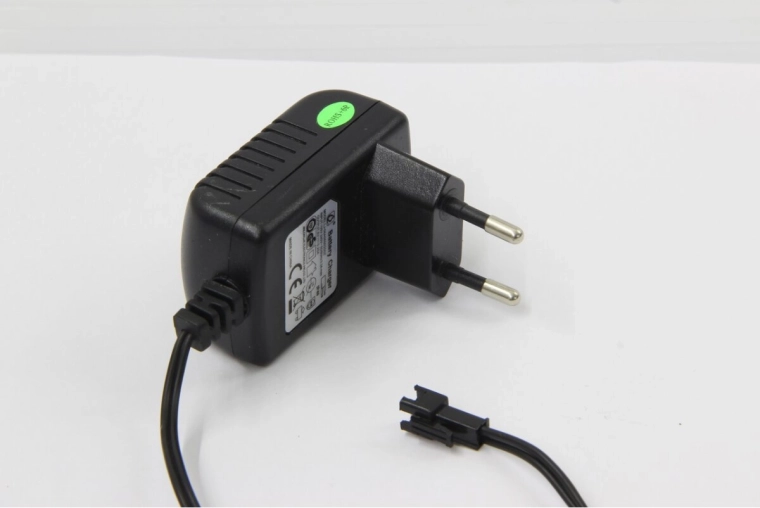 Chargeur secteur pour modèles RC Jamara