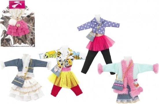 Robes courtes et vêtements pour poupées, mélange de types