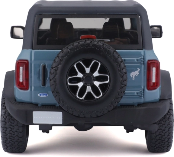 Style tout-terrain du Ford Bronco avec roue de secours