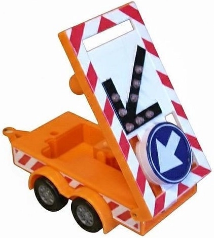 Remorque avec panneau de signalisation et feu clignotant