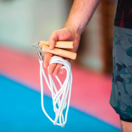Un accessoire simple pour raffermir la silhouette