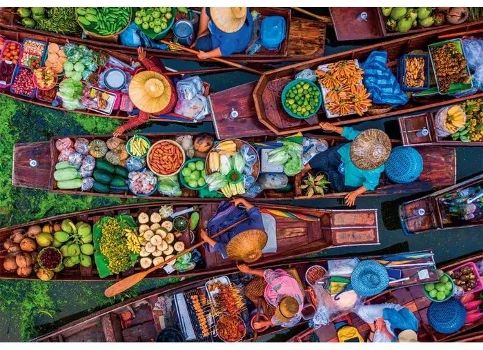 Motif coloré d’un marché flottant