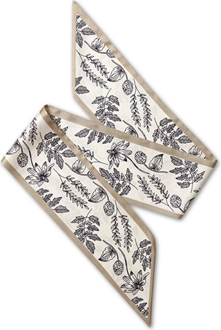 Foulard stylé comme détail mode