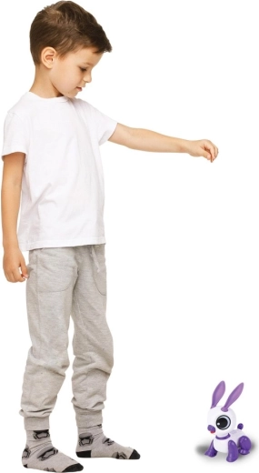 Mouvement avant/arrière et danse joyeuse