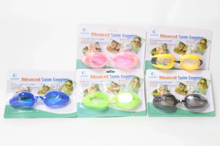 Lunettes de natation sous blister