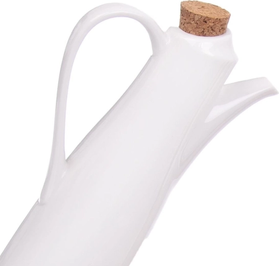 Versement précis de l’huile et du vinaigre