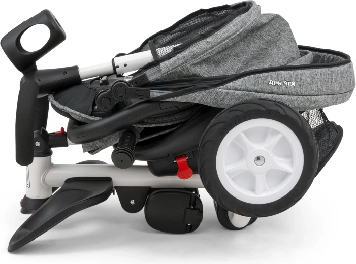 Pliage compact et détails pratiques en déplacement