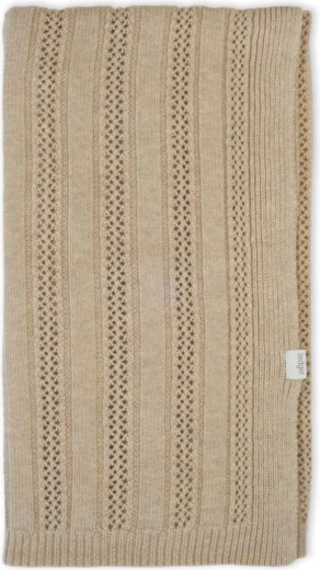 Motif pointelle délicat et look intemporel