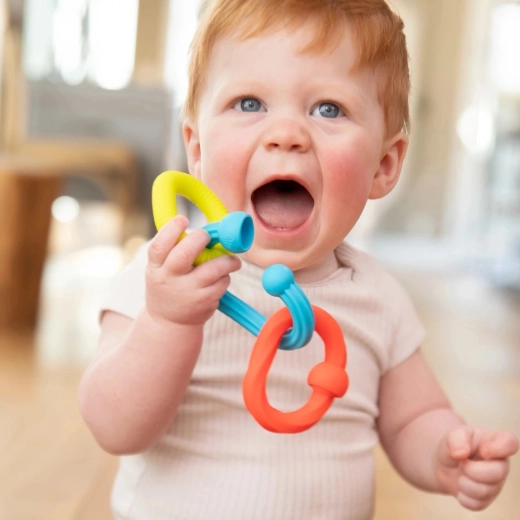 Adaptés aux petites mains et aux gencives