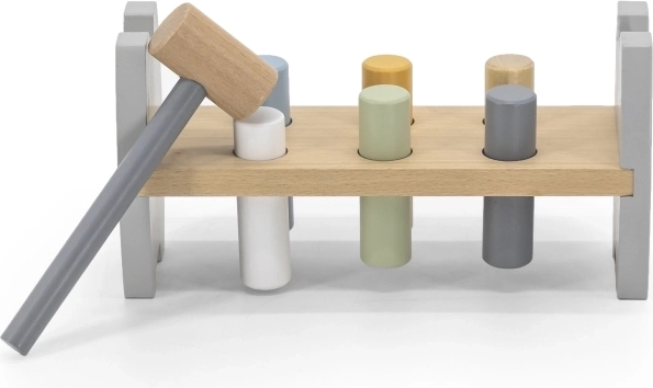 Fabrication en bois aux couleurs pastel