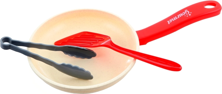 Poêle légère et ustensiles adaptés aux mains des enfants