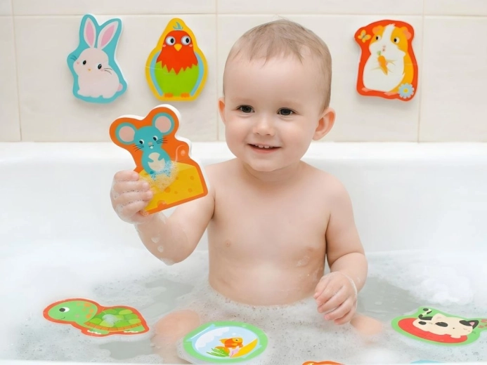Amusement dans la baignoire et sur les carreaux