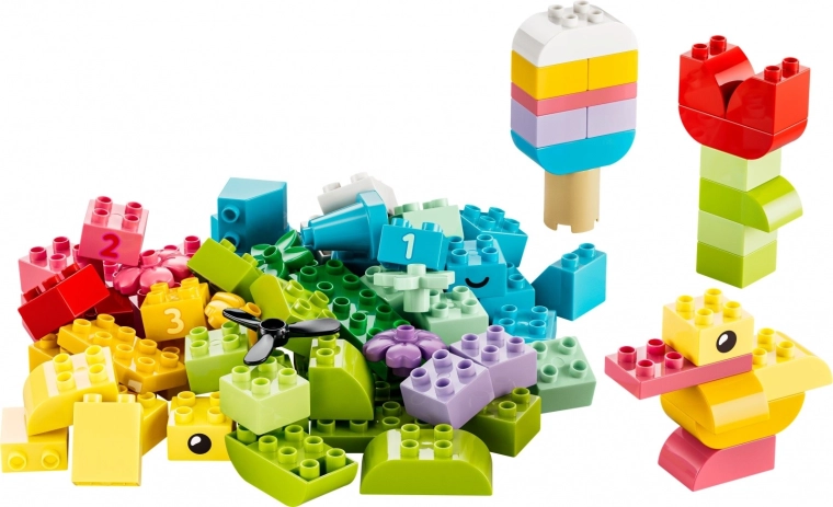 Apprendre en jouant : chiffres, couleurs et motricité fine