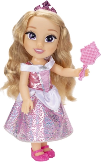 Allure royale avec tiare et robe scintillante