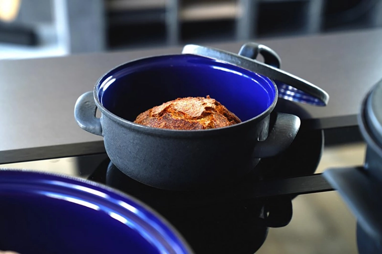 Émail intérieur bleu résistant