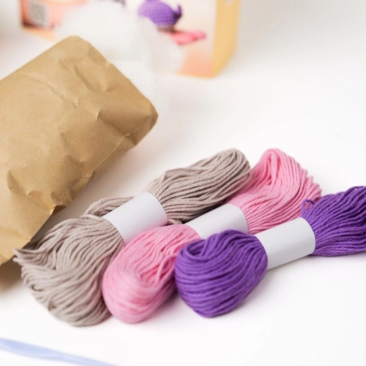 Fils colorés pour un rendu détaillé et ludique