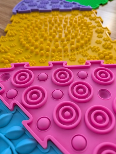 Textures réversibles pour le jeu sensoriel