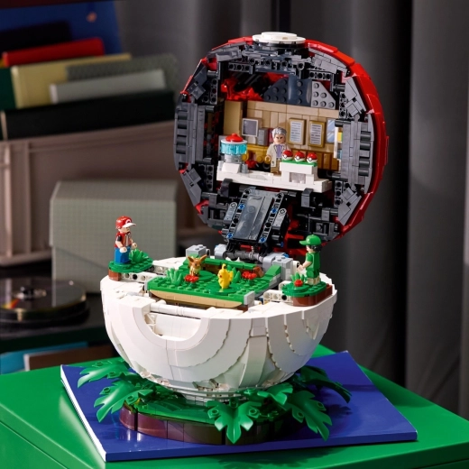 Poké Ball ouvrante avec diorama caché
