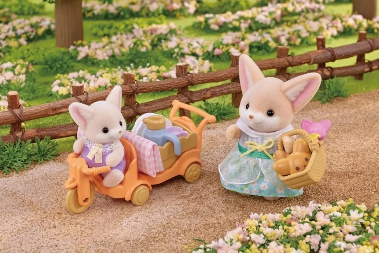 Une aventure de pique-nique pour deux figurines