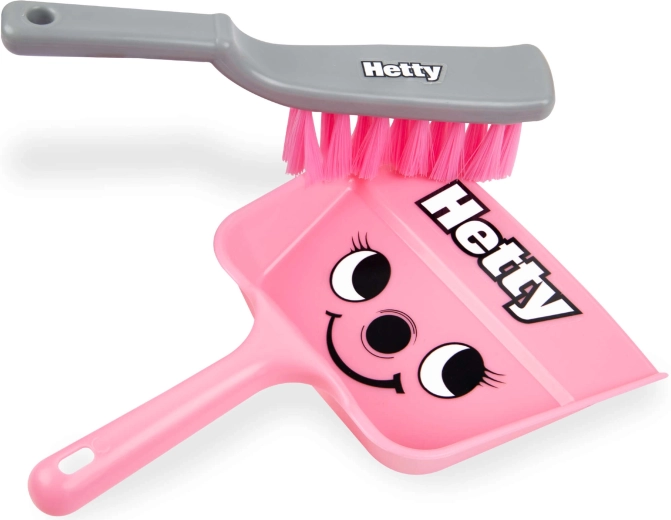 Pelle Hetty souriante pour le plaisir de nettoyer