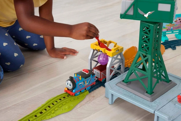 Thomas motorisé et wagon pour des trajets pleins d’action