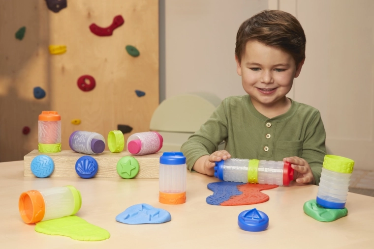 Jeu créatif avec les mains