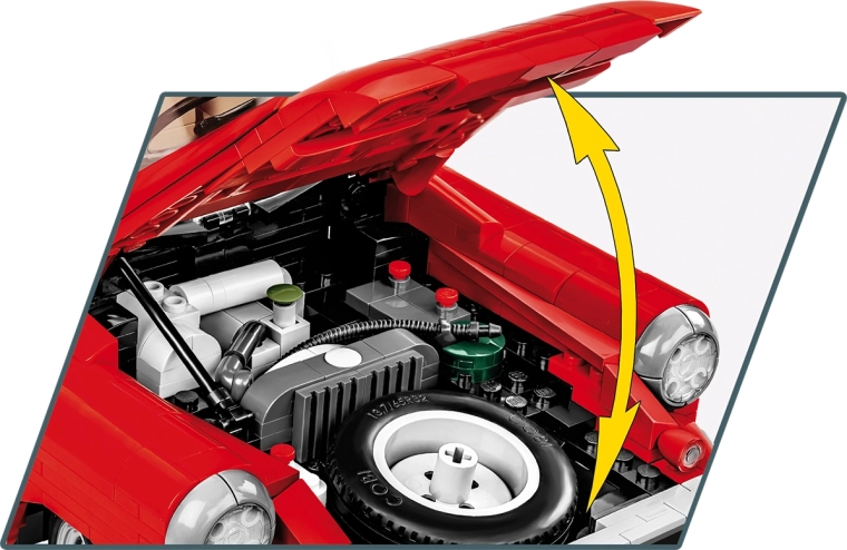 Capot ouvrant et moteur détaillé